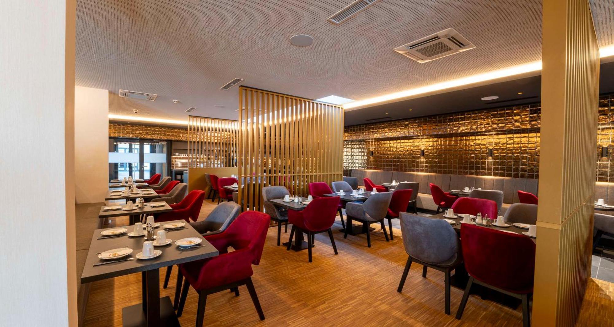 Plaza Inn Wiener Neustadt, BW Signature Collection ภายนอก รูปภาพ