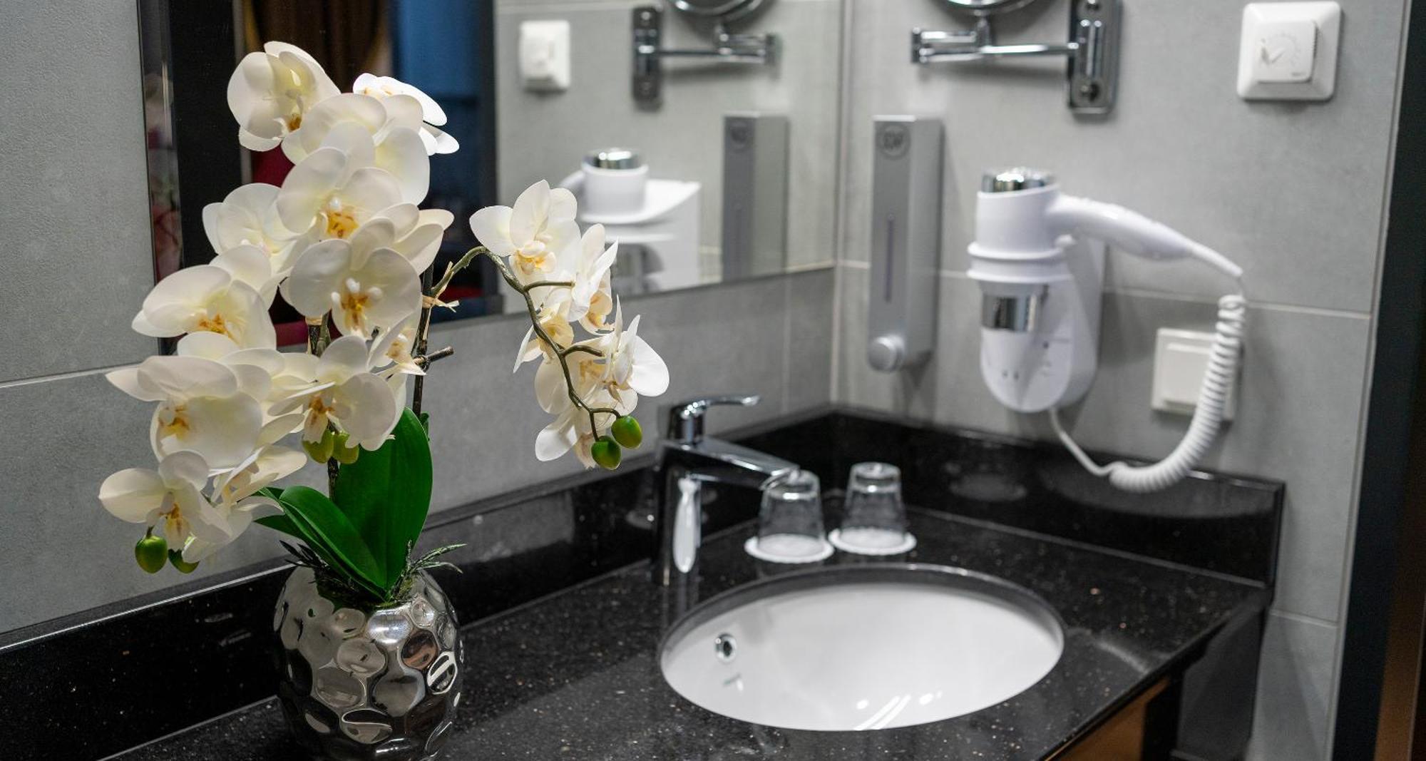 Plaza Inn Wiener Neustadt, BW Signature Collection ภายนอก รูปภาพ
